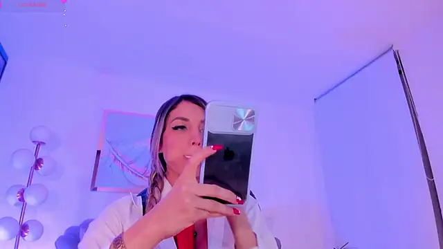 ZoePresleyX online show from 11-01-25, 01:45