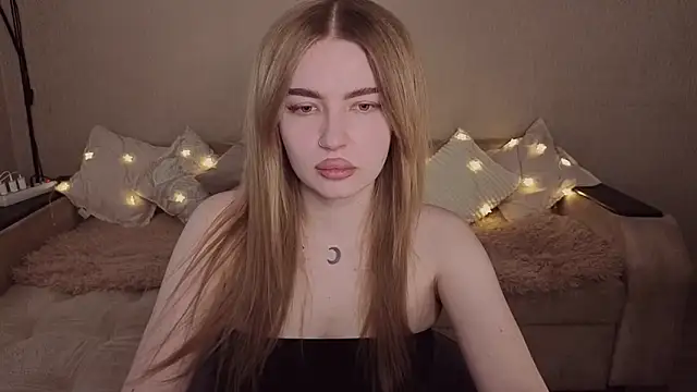 ViolettaLopez online show from 04-30-26, 01:51