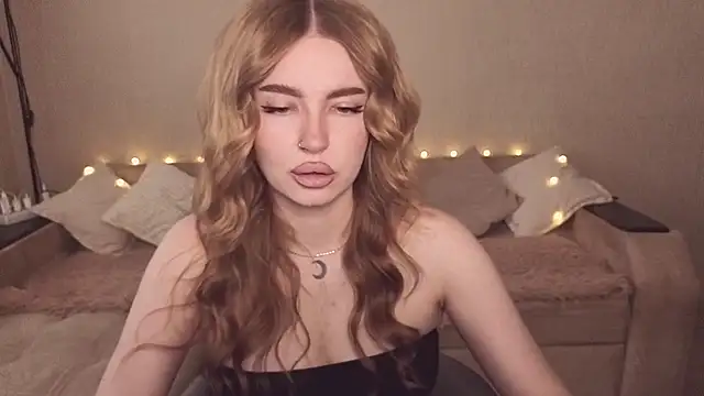 Snapshot of ViolettaLopez chatting on 07-11-26, 12:49 ViolettaLopez online show from 07-11-26, 12:49