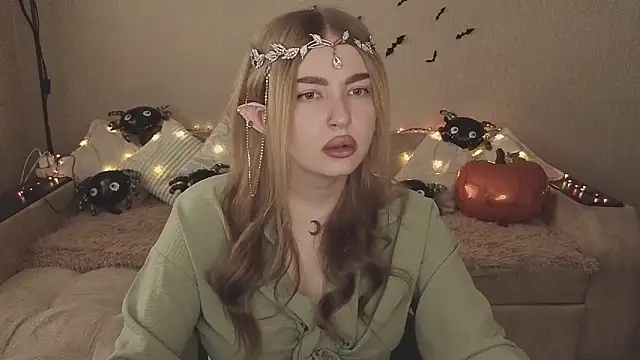 ViolettaLopez online show from 10-31-25, 11:18