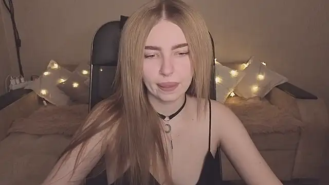 ViolettaLopez online show from 11-28-25, 12:05