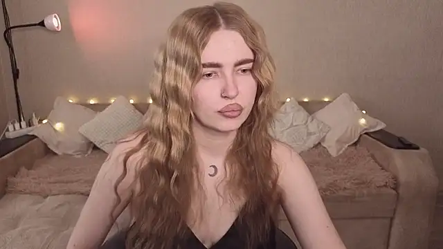 Snapshot of ViolettaLopez chatting on 06-09-26, 02:29 ViolettaLopez online show from 06-09-26, 02:29