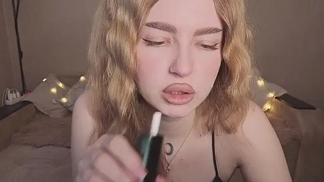 ViolettaLopez online show from 02-10-26, 01:43