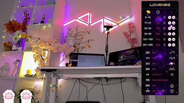 Elena-Marilyn online show from 11-21-25, 08:52