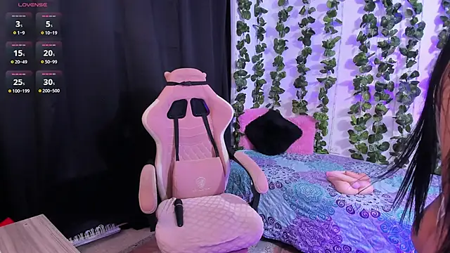 Snapshot of ashley_morgan_18 chatting on 11-13-25, 02:37 ashley morgan 18 online show from 11-13-25, 02:37