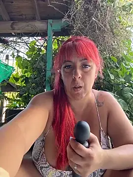 sofy alone online show from 12-22-25, 01:00