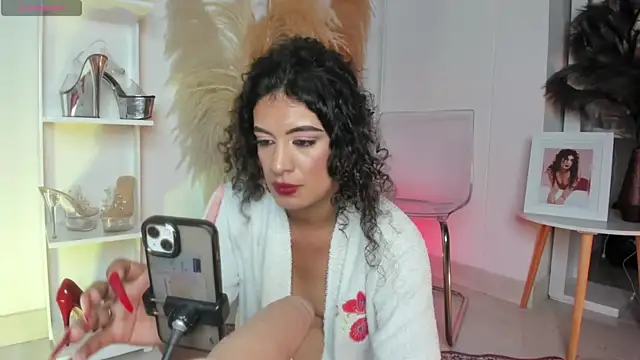 LaColorina  online show from 11-30-25, 02:12