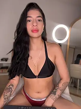 Snapshot of Veronica_ar chatting on 06-17-26, 01:16 Veronica ar online show from 06-17-26, 01:16