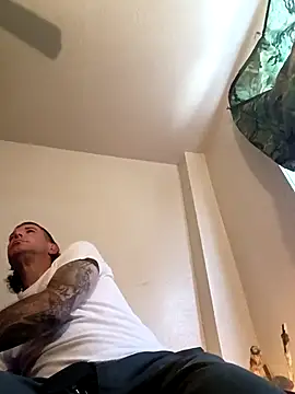 Snapshot of thefire420 chatting on 09-10-25, 03:22 thefire420 online show from 09-10-25, 03:22