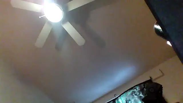 Snapshot of thefire420 chatting on 01-27-25, 04:01 thefire420 online show from 01-27-25, 04:01