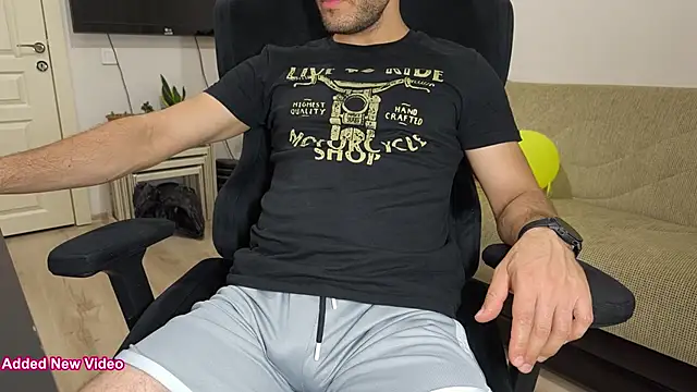 Snapshot of Emre_Ty chatting on 09-18-25, 05:27 Emre Ty online show from 09-18-25, 05:27