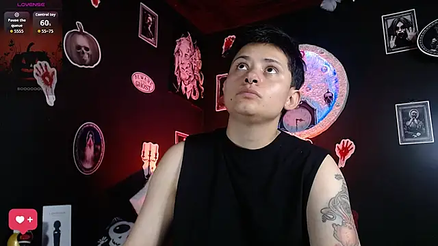 girl intense444 online show from 10-28-25, 07:24