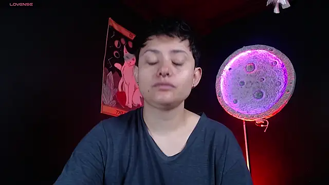 girl intense444 online show from 04-18-26, 12:51