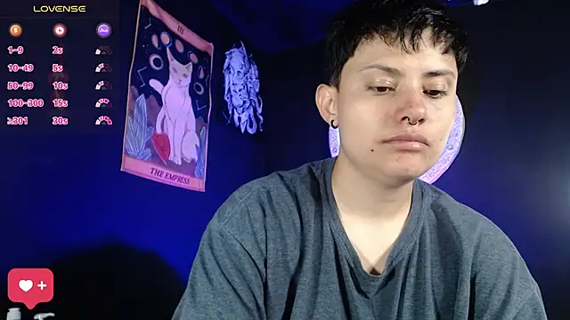 girl intense444 online show from 01-08-26, 01:17