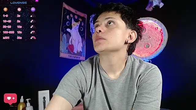girl intense444 online show from 05-25-26, 12:48