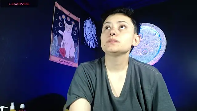 girl intense444 online show from 11-20-25, 12:50