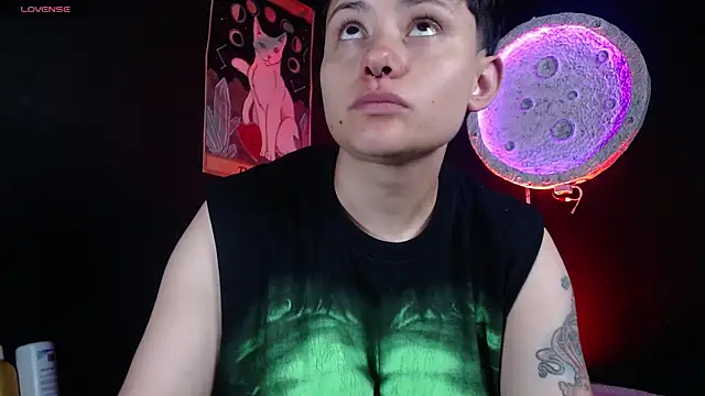 girl intense444 online show from 04-21-26, 01:39