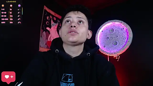 girl intense444 online show from 04-10-26, 01:40