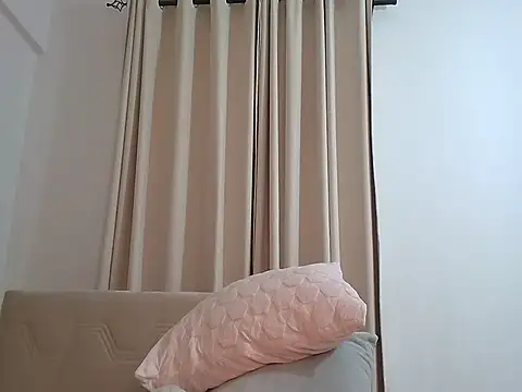 Snapshot of Deliciousgal chatting on 07-18-26, 10:51 Deliciousgal online show from 07-18-26, 10:51