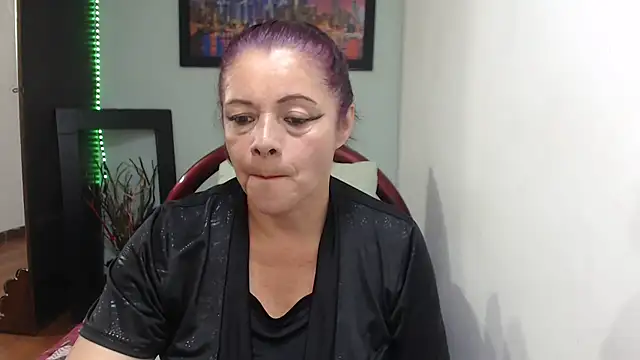 Snapshot of sexytitshot126 chatting on 10-05-25, 10:44 sexytitshot126 online show from 10-05-25, 10:44