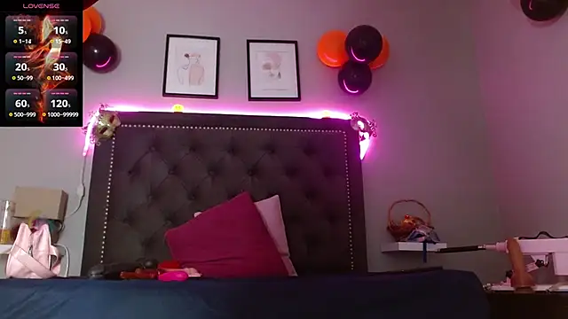 CharlotteLemke online show from 10-31-25, 01:41