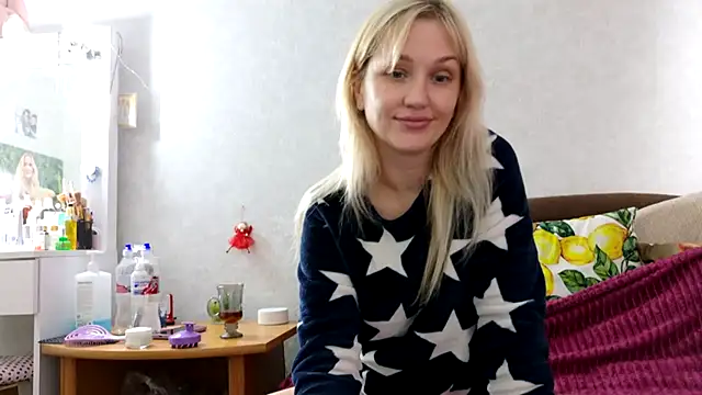 Snapshot of ModelEva chatting on 10-19-25, 08:17 ModelEva online show from 10-19-25, 08:17