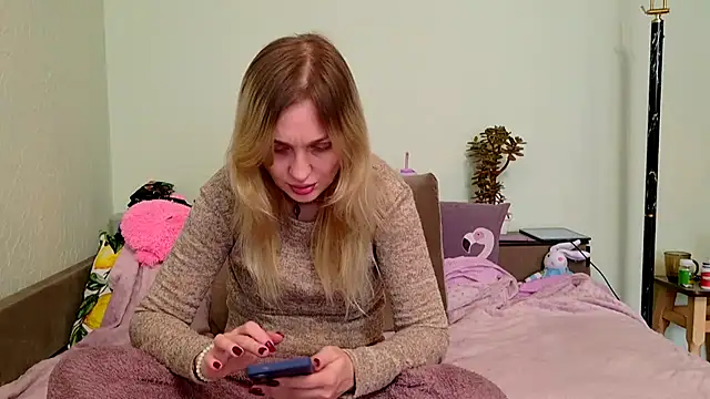 ModelEva online show from 04-04-26, 10:11