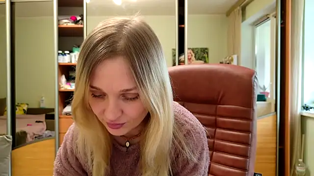 ModelEva online show from 04-19-26, 10:16