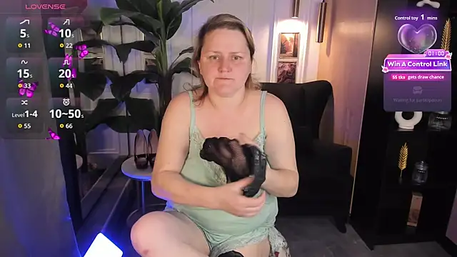 Snapshot of ScarlettSoft chatting on 05-14-26, 05:48 ScarlettSoft online show from 05-14-26, 05:48