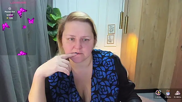 ScarlettSoft online show from 10-21-25, 05:29