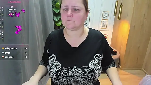 ScarlettSoft online show from 12-24-24, 12:00