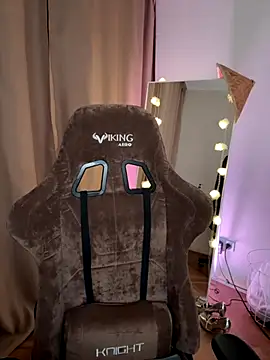 Snapshot of AmberIIey chatting on 09-12-25, 05:56 AmberIIey online show from 09-12-25, 05:56