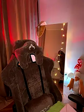 Snapshot of AmberIIey chatting on 11-04-25, 03:27 AmberIIey online show from 11-04-25, 03:27