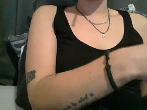 Snapshot of geilmeisje98 chatting on 02-22-25, 10:40 geilmeisje98 online show from 02-22-25, 10:40