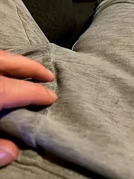 Snapshot of geilmeisje98 chatting on 10-24-25, 08:30 geilmeisje98 online show from 10-24-25, 08:30