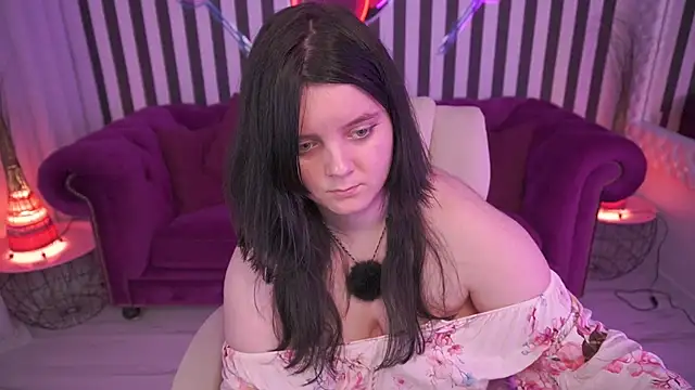 Snapshot of LittleShyy chatting on 07-18-26, 01:30 LittleShyy online show from 07-18-26, 01:30