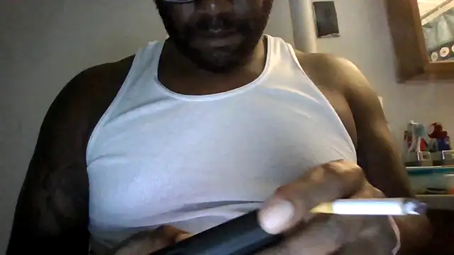 Snapshot of ReeferMadness59 chatting on 10-07-25, 10:00 ReeferMadness59 online show from 10-07-25, 10:00