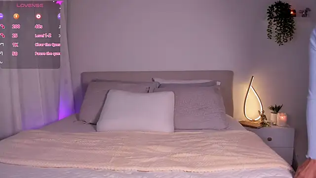 Snapshot of thinysweet chatting on 06-11-26, 01:19 thinysweet online show from 06-11-26, 01:19