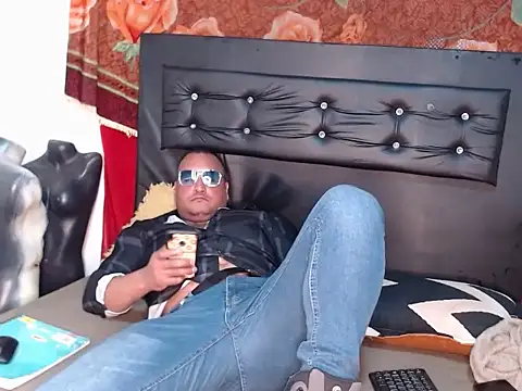 hardrock982 online show from 12-16-25, 02:54