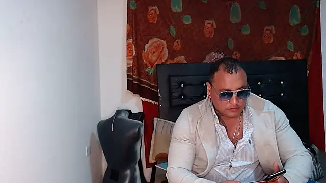 hardrock982 online show from 12-18-25, 02:32