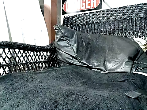 HungHawaiian808xh online show from 11-04-25, 05:22