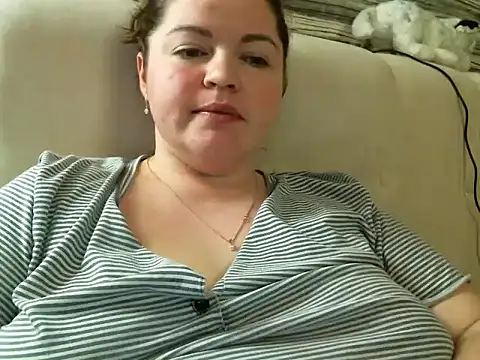 Snapshot of cute__cherry chatting on 02-12-25, 11:41 cute  cherry online show from 02-12-25, 11:41