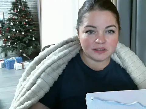 Snapshot of cute__cherry chatting on 01-14-25, 07:43 cute  cherry online show from 01-14-25, 07:43