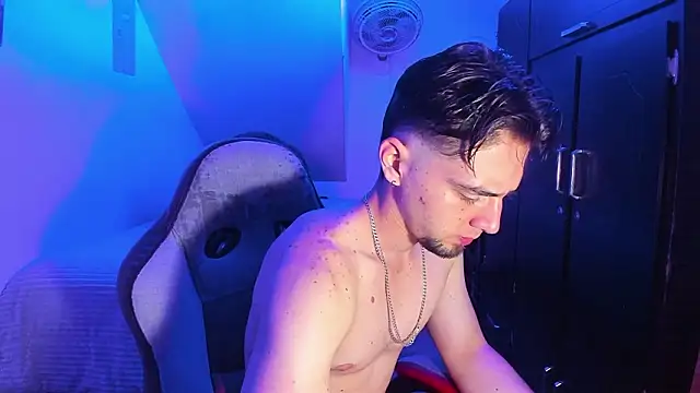 Alex smith00 online show from 02-17-26, 03:20