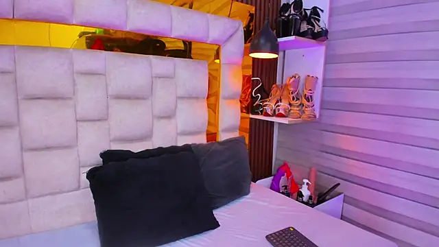 bigass monic online show from 05-05-26, 02:36