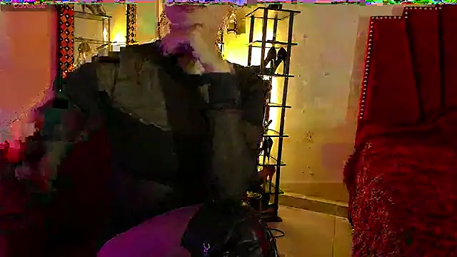 Snapshot of Cristina__Smith chatting on 09-22-25, 01:55 Cristina Smith online show from 09-22-25, 01:55