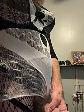 MadMaxxx84 online show from 04-13-26, 06:50