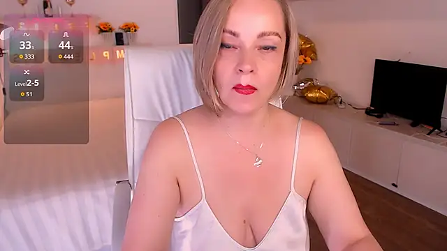 Tilly Eliot online show from 11-10-25, 08:14