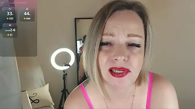 Tilly Eliot online show from 03-22-25, 09:10