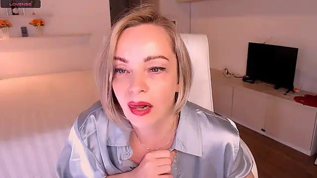 Tilly Eliot online show from 11-07-25, 08:13